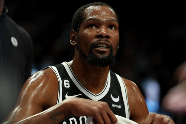 杜兰特与火箭达成提前续约协议，两年顶薪锁定未来争冠窗口